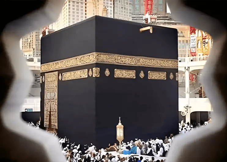 Kabba ziyarat 5 Star December Umrah Package