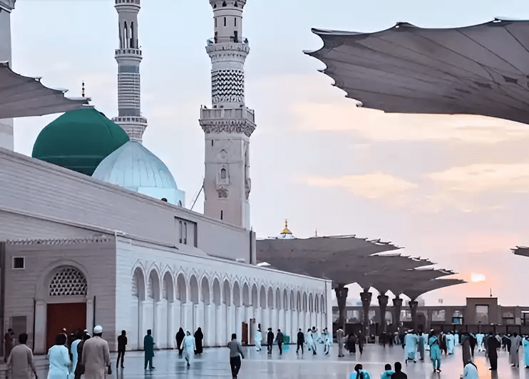 Madinah Ziyarat | 3 Star December Umrah Package For 14 Nights
