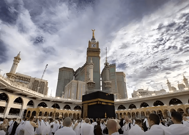 Makkah Ziyarat | 3 Star December Umrah Package For 7 Nights